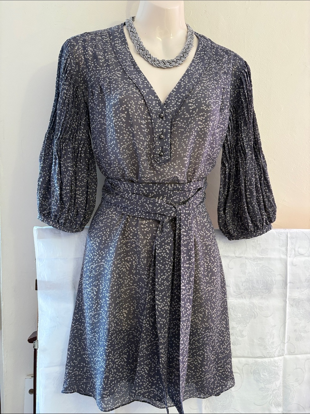 Club Monaco Charcoal Printed V-Neck Belted Mini Dress. 100 silk